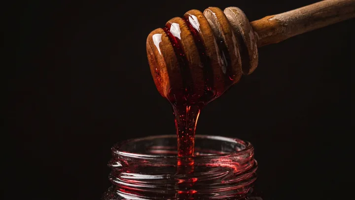 Purified red honey, one of the EreVanton ingredients